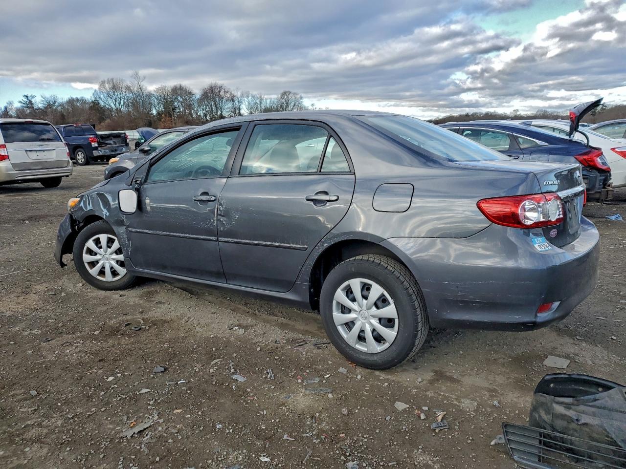 2011 TOYOTA COROLLA BASE photo 2