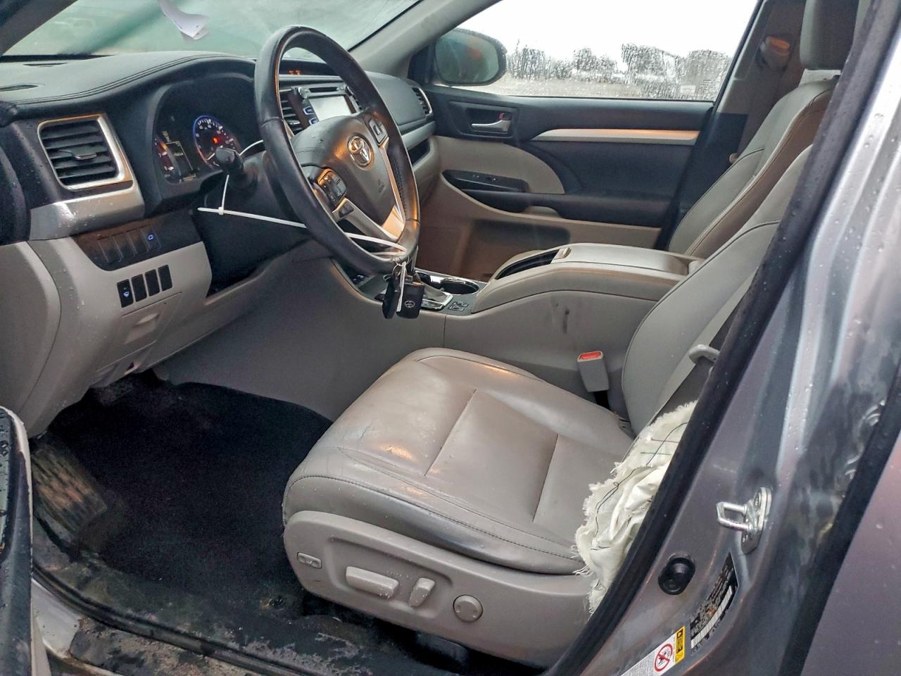 2016 TOYOTA HIGHLANDER XLE photo 7