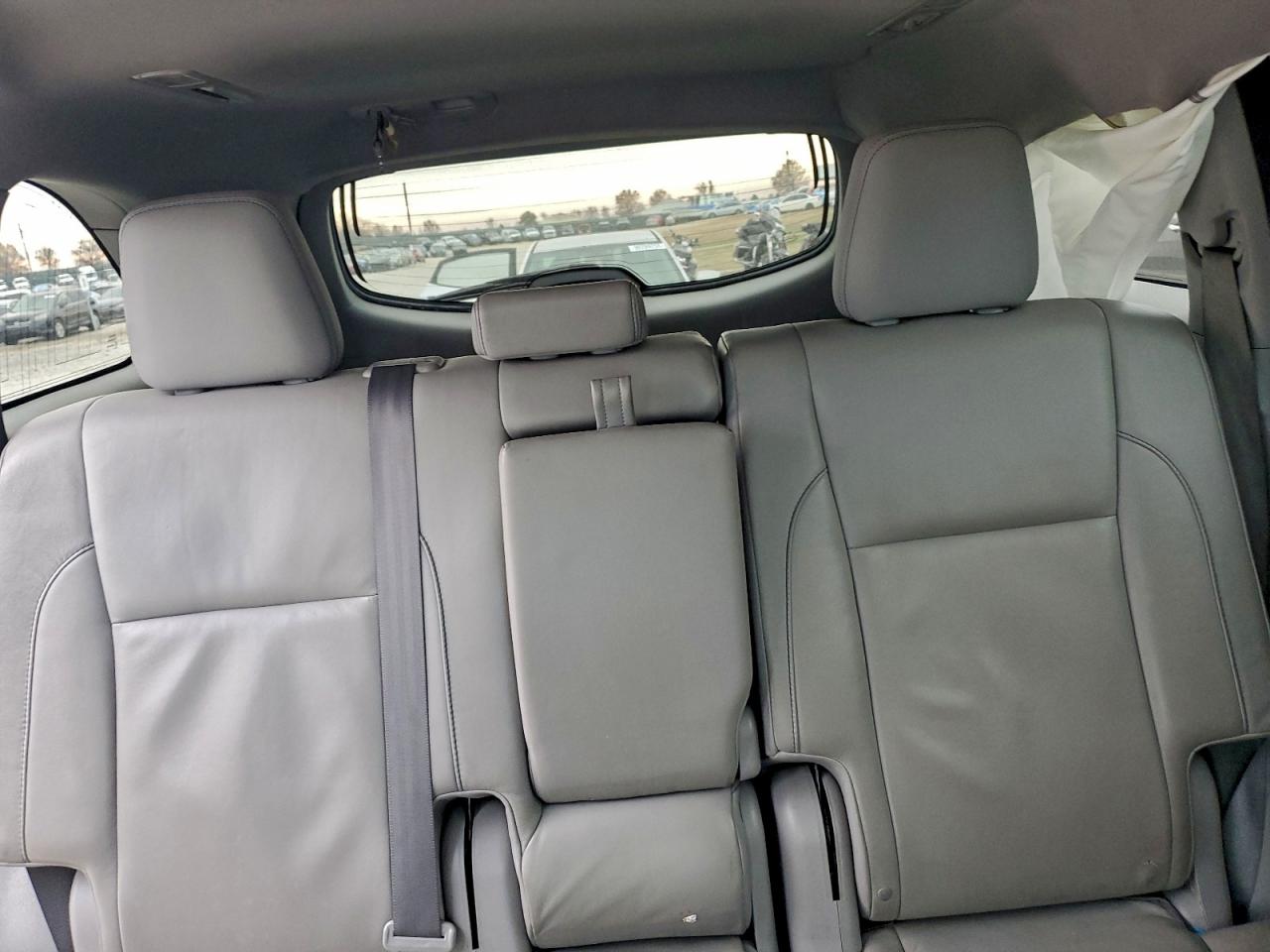 2016 TOYOTA HIGHLANDER XLE photo 10
