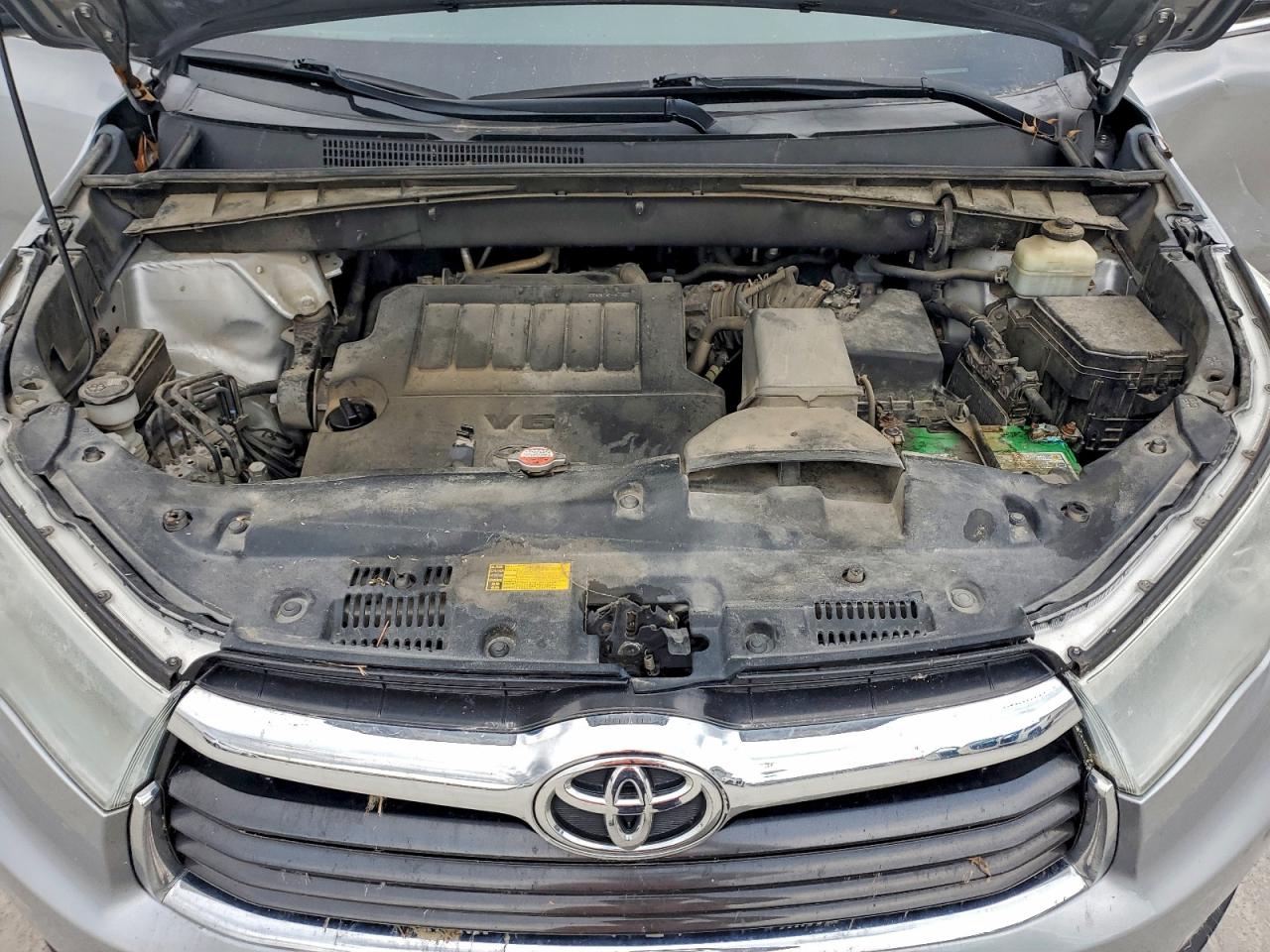 2016 TOYOTA HIGHLANDER XLE photo 12
