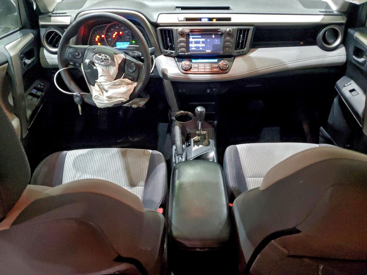 2015 TOYOTA RAV4 XLE photo 15