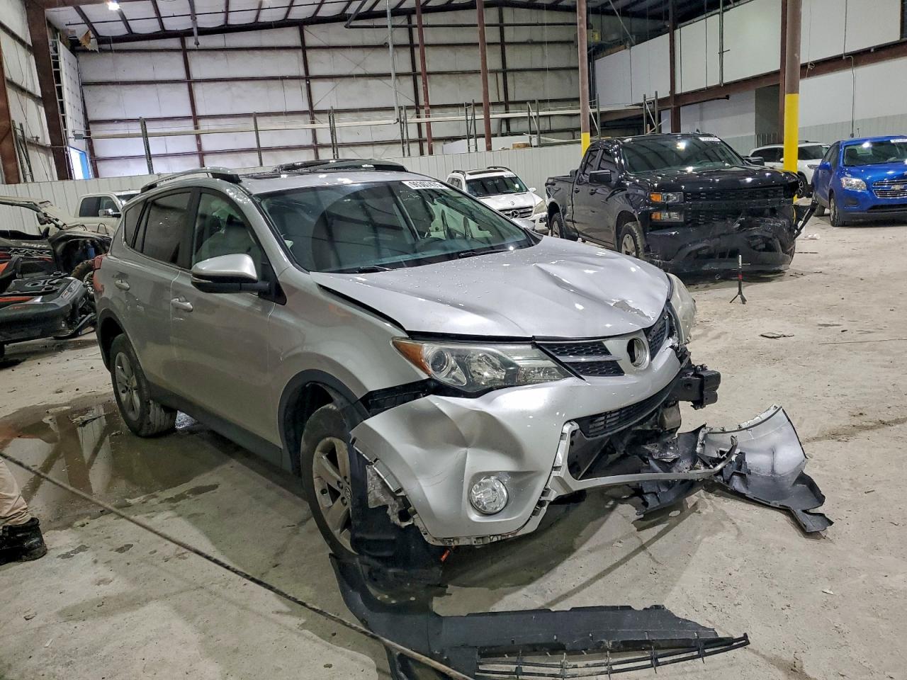 2015 TOYOTA RAV4 XLE photo 7