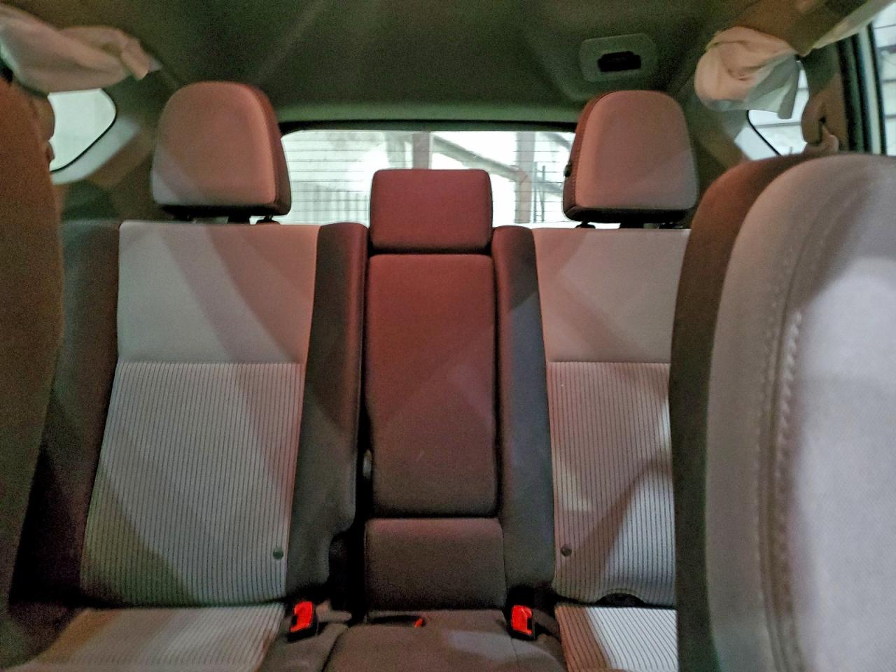 2015 TOYOTA RAV4 XLE photo 19