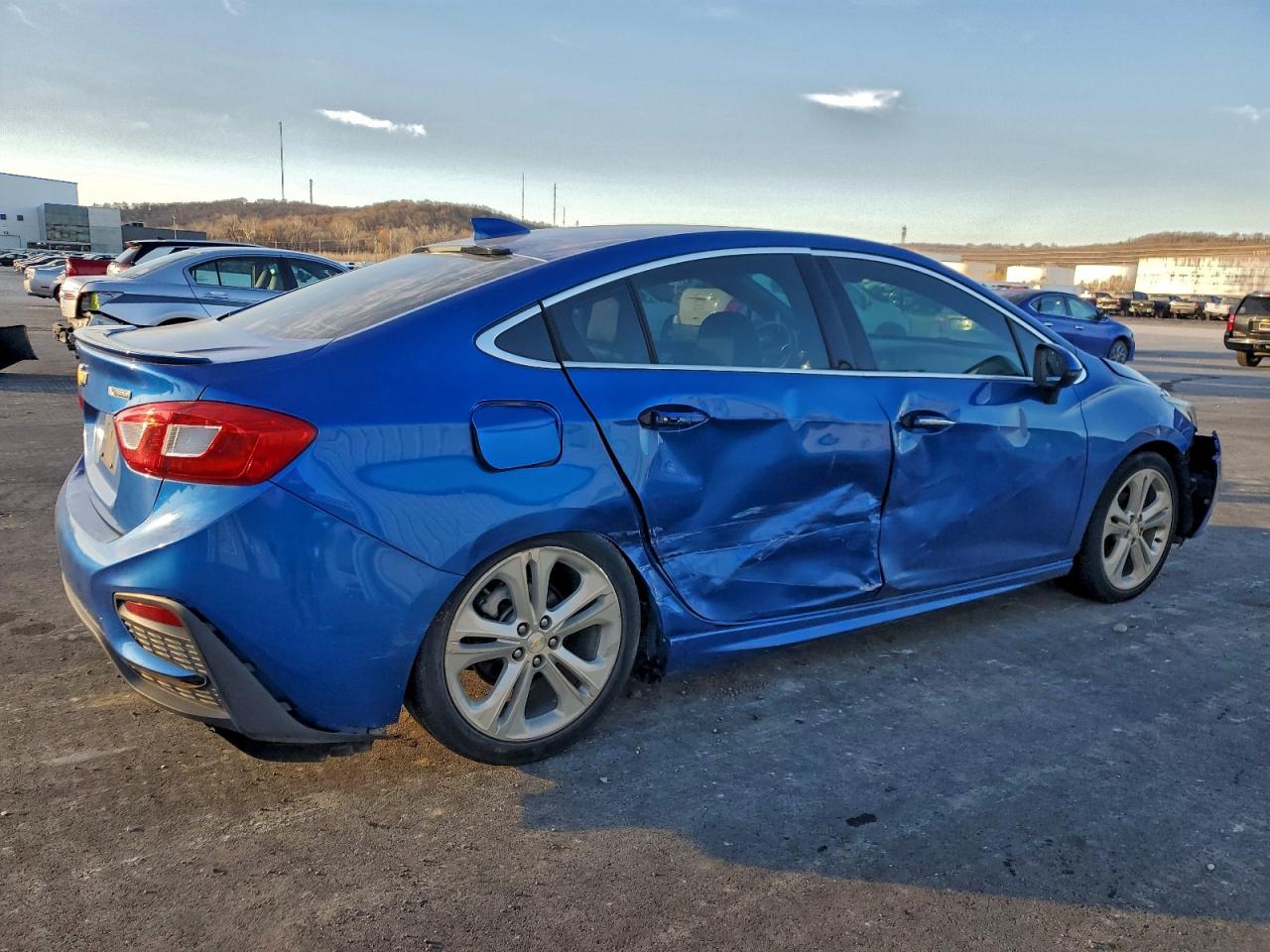 2016 CHEVROLET CRUZE PREMIER photo 3