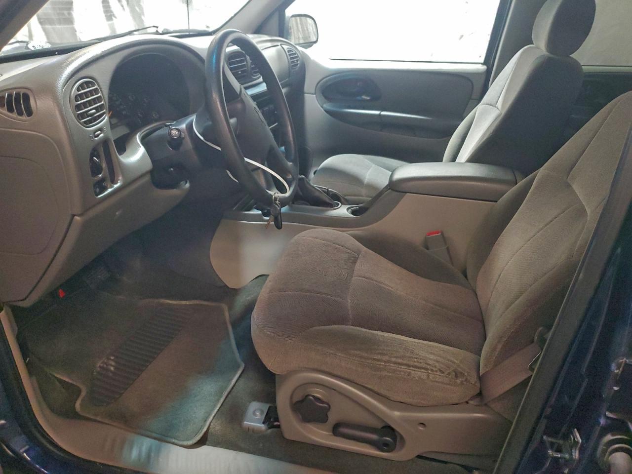 2004 CHEVROLET TRAILBLAZER LS photo 13