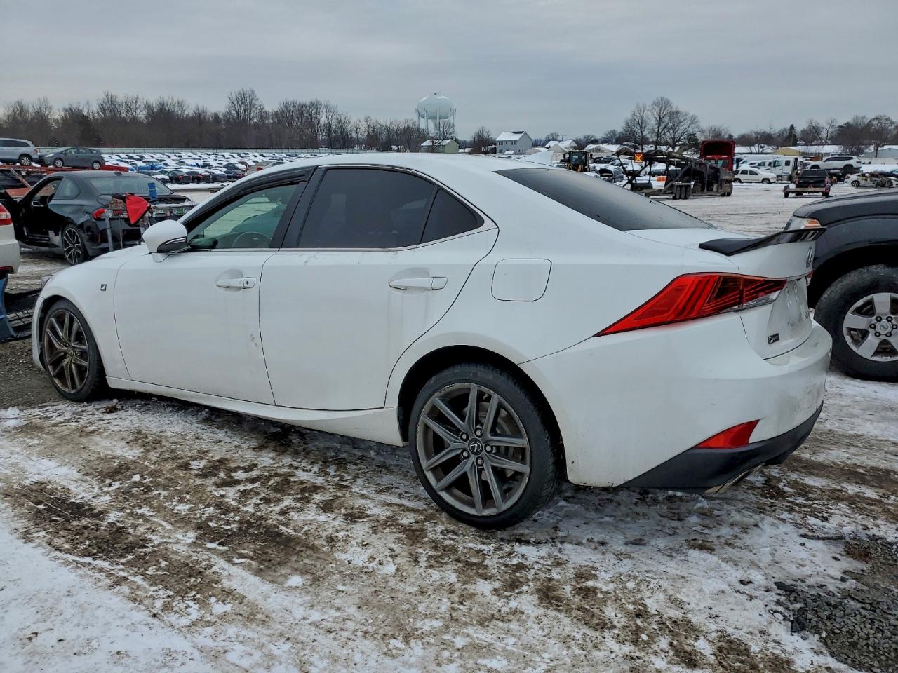 2018 LEXUS IS 300 photo 4