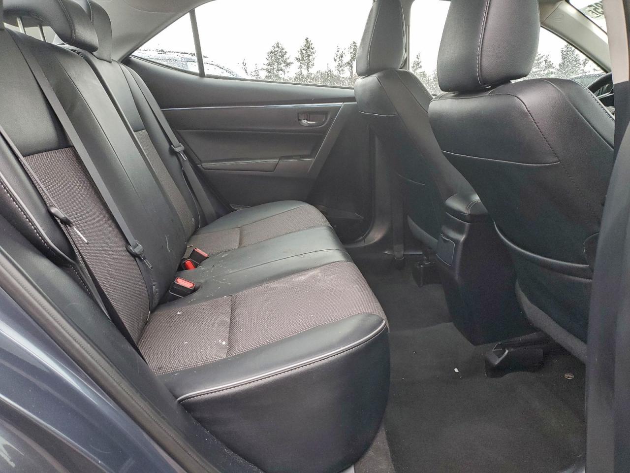 2014 TOYOTA COROLLA L photo 10
