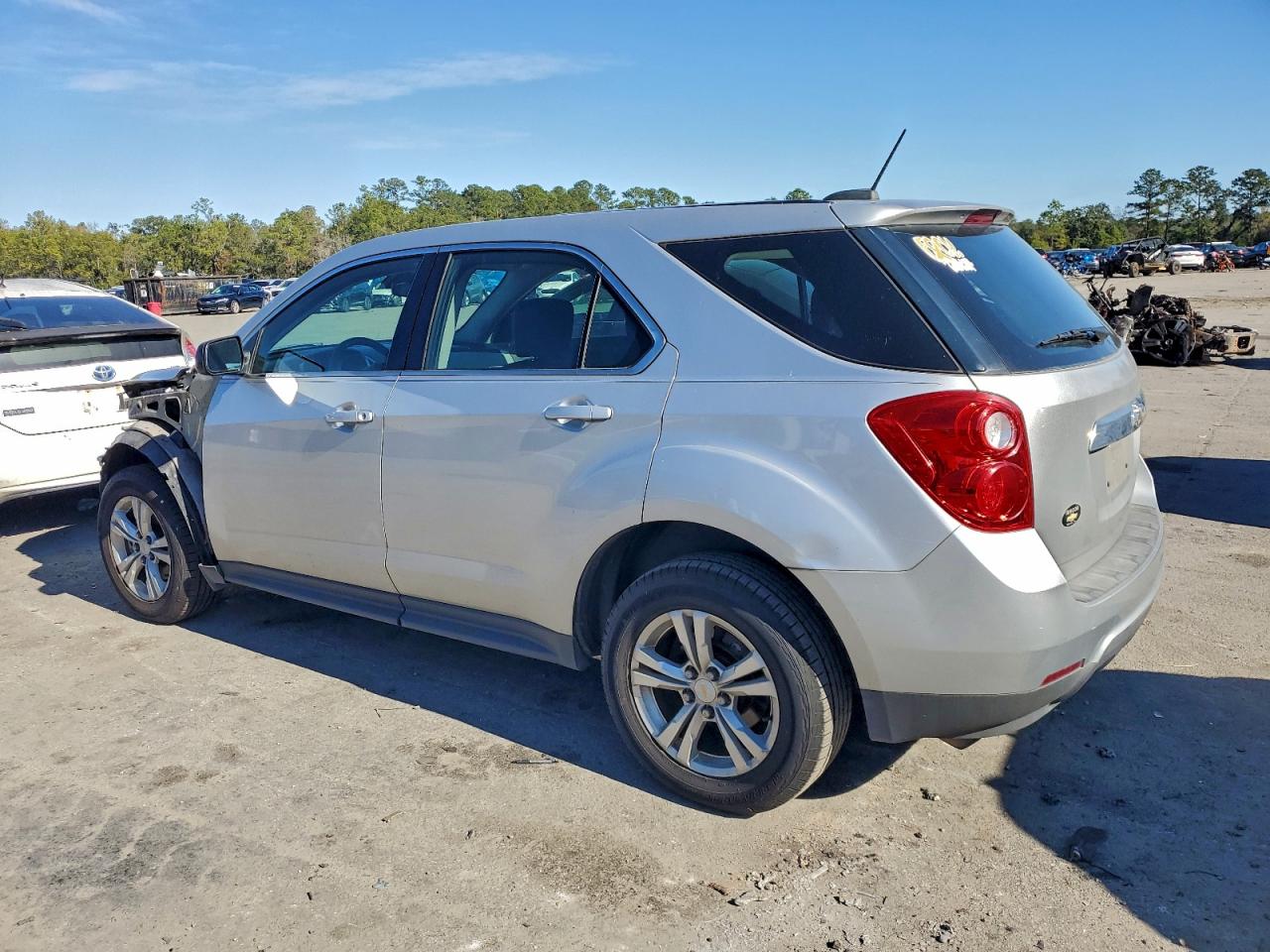 2015 CHEVROLET EQUINOX LS photo 2