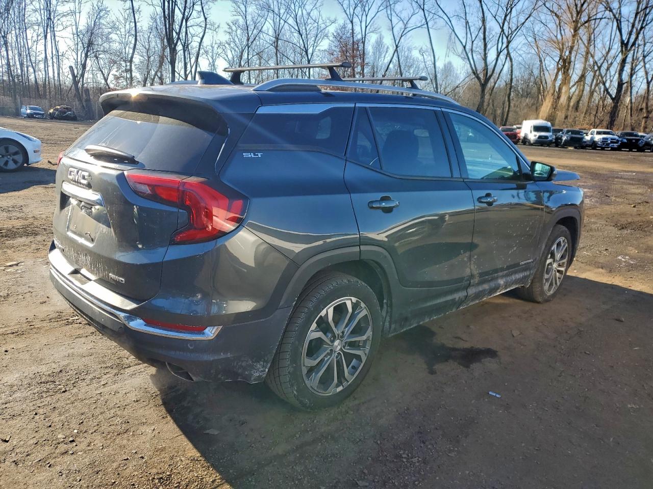 2018 GMC TERRAIN SLT photo 3
