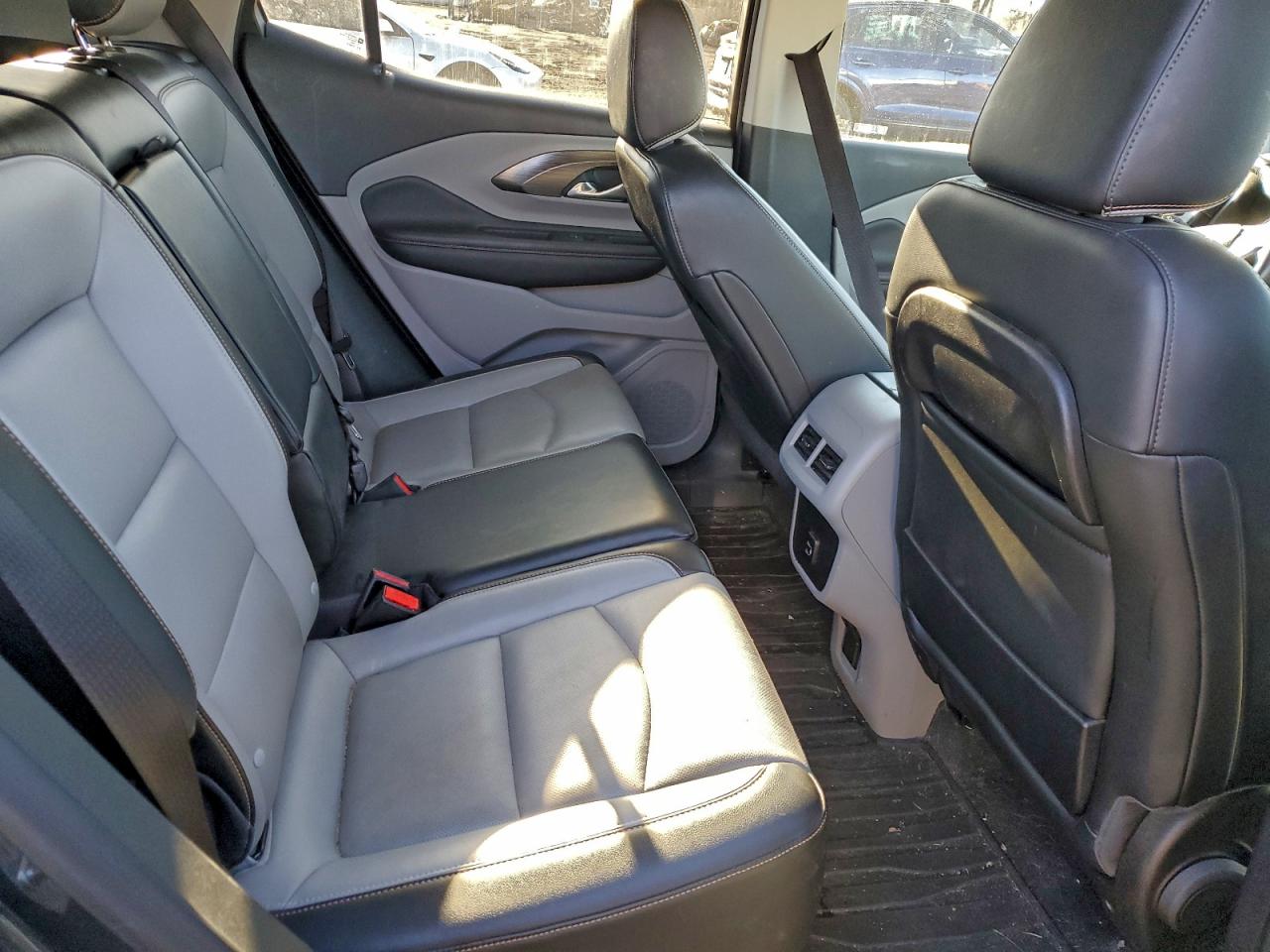 2018 GMC TERRAIN SLT photo 10