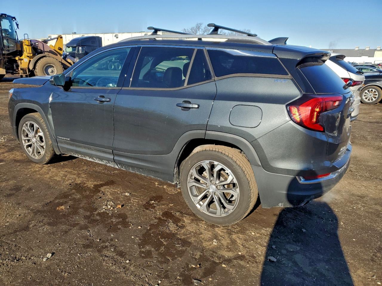 2018 GMC TERRAIN SLT photo 2