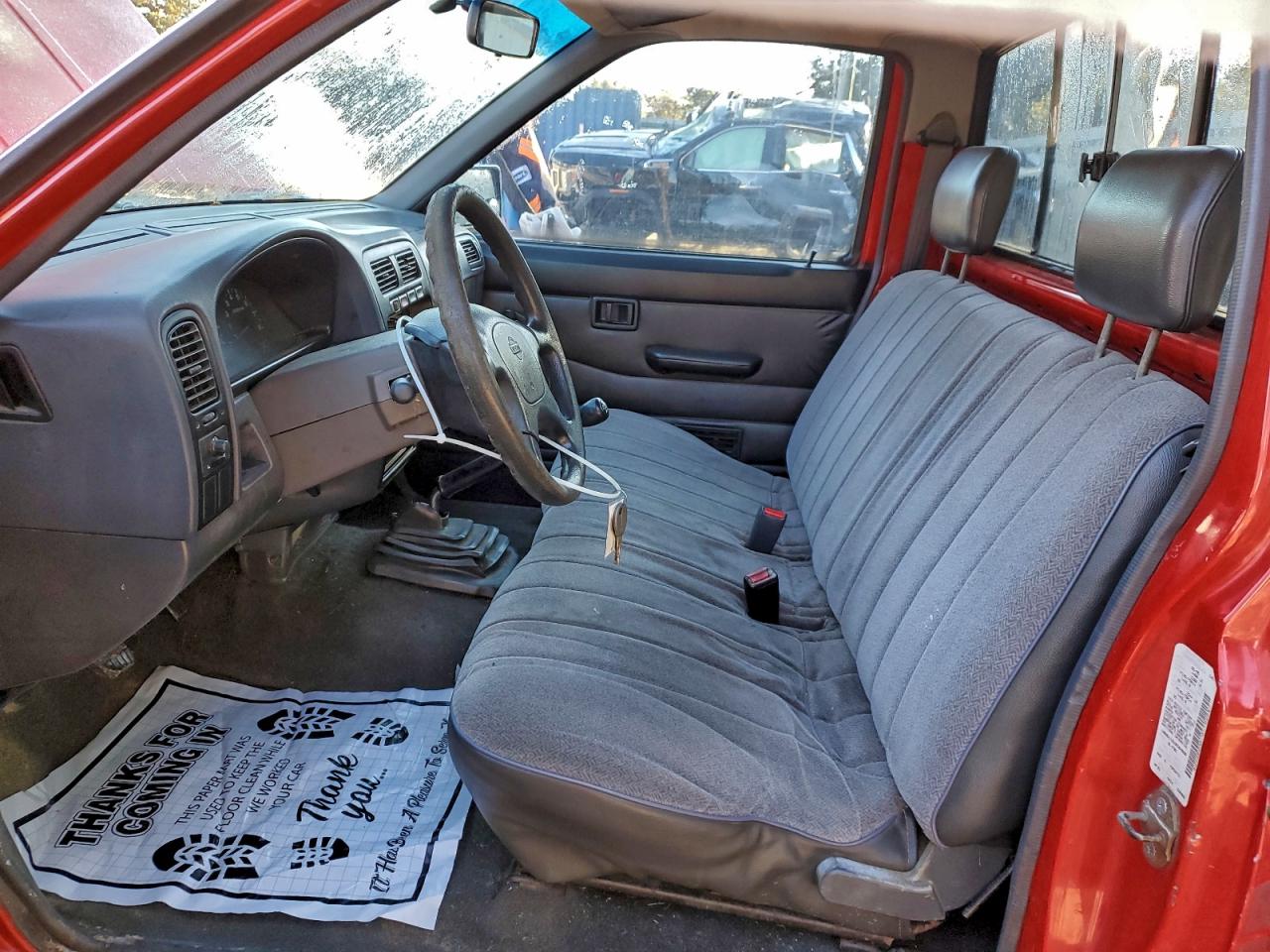 1995 NISSAN TRUCK E/XE photo 7