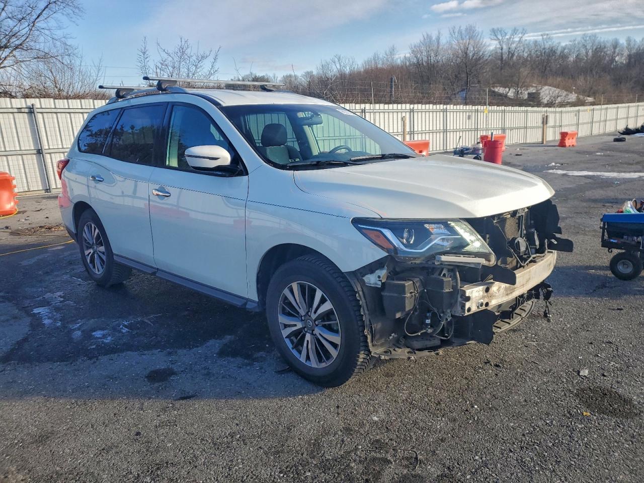 2017 NISSAN PATHFINDER S photo 4
