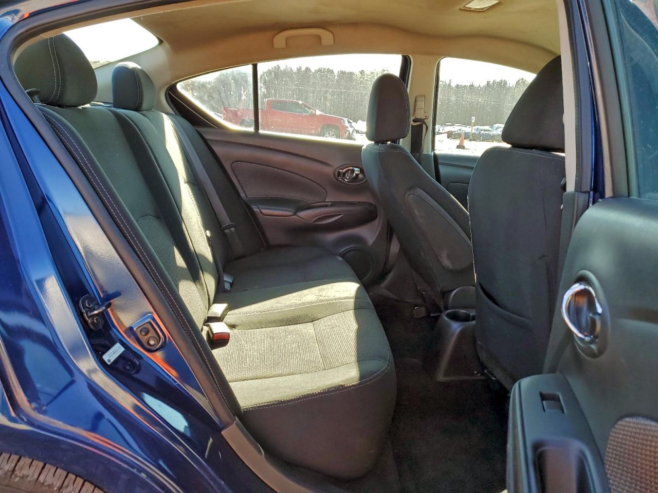 2019 NISSAN VERSA S photo 10