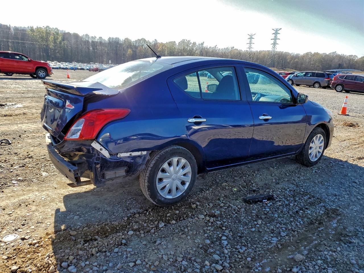 2019 NISSAN VERSA S photo 3