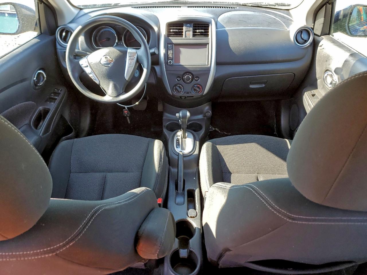 2019 NISSAN VERSA S photo 8
