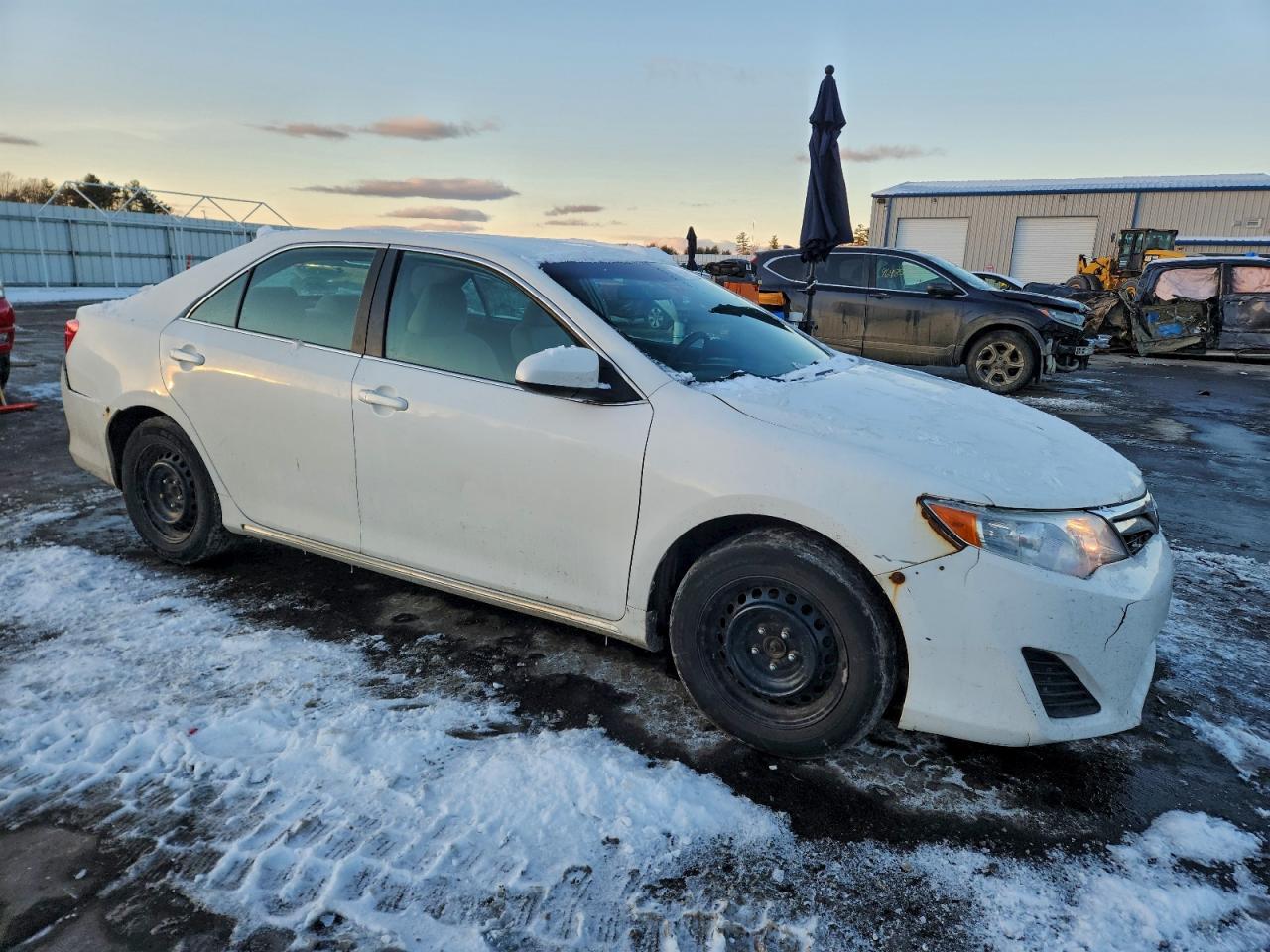2013 TOYOTA CAMRY L photo 4