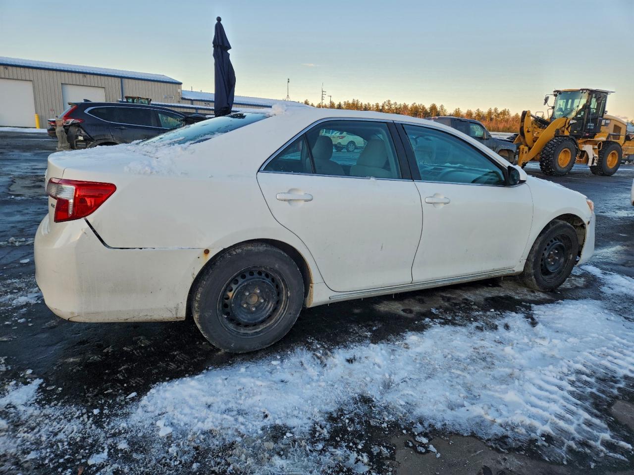 2013 TOYOTA CAMRY L photo 3