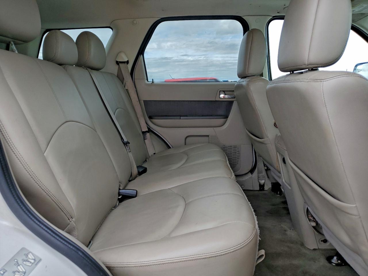 2010 MERCURY MARINER photo 10