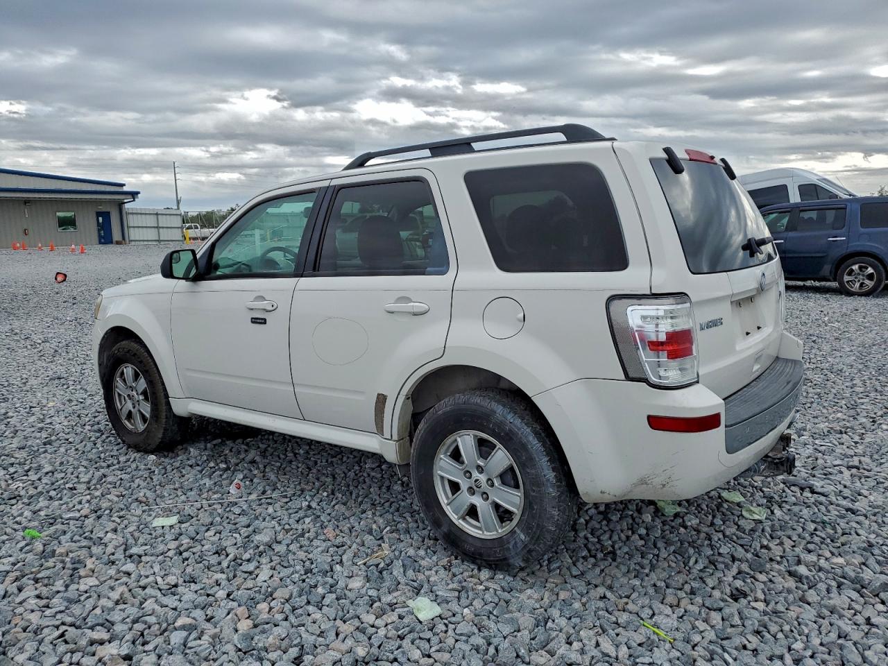 2010 MERCURY MARINER photo 2