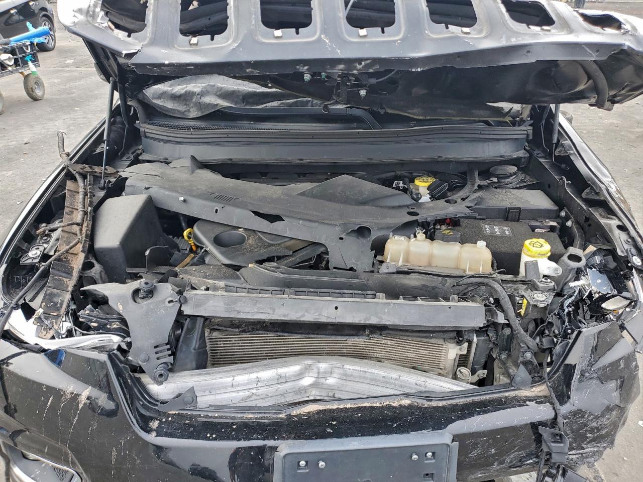 2019 JEEP CHEROKEE LIMITED photo 12