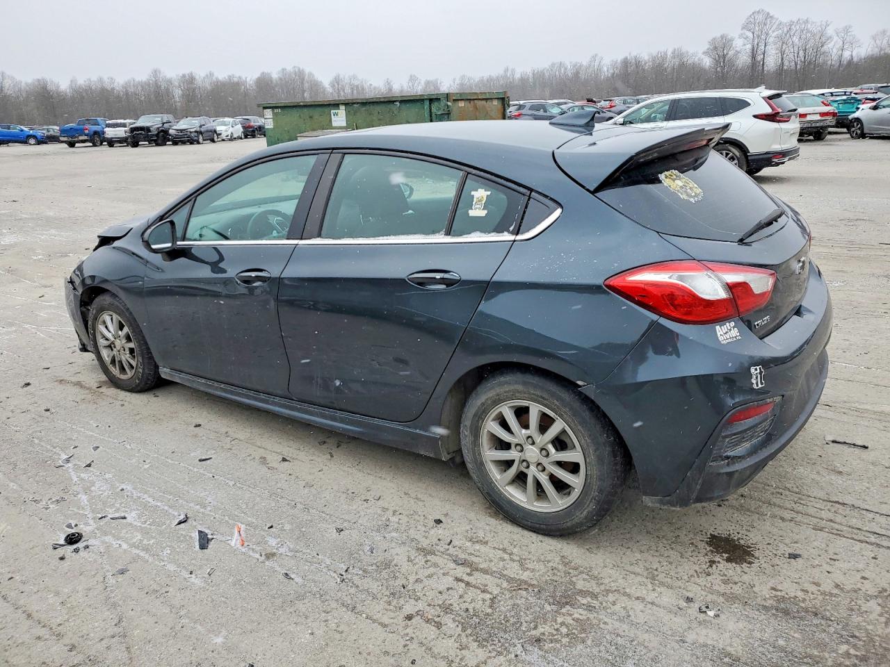 2017 CHEVROLET CRUZE LT photo 2