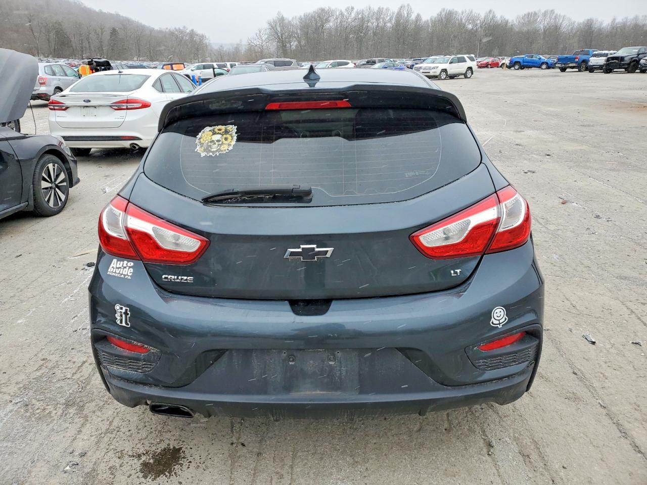 2017 CHEVROLET CRUZE LT photo 6