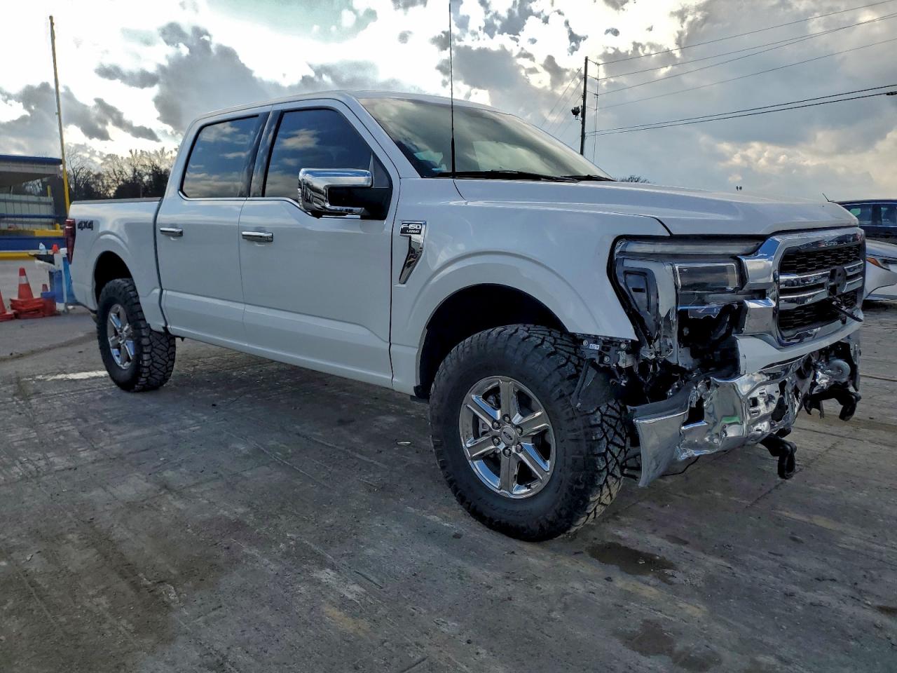2025 FORD F150 LARIAT photo 4