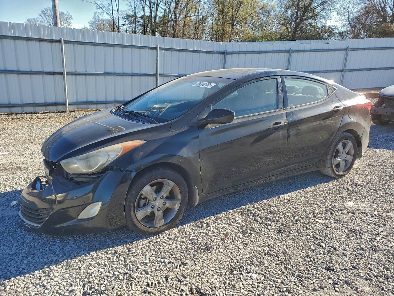 2013 HYUNDAI ELANTRA