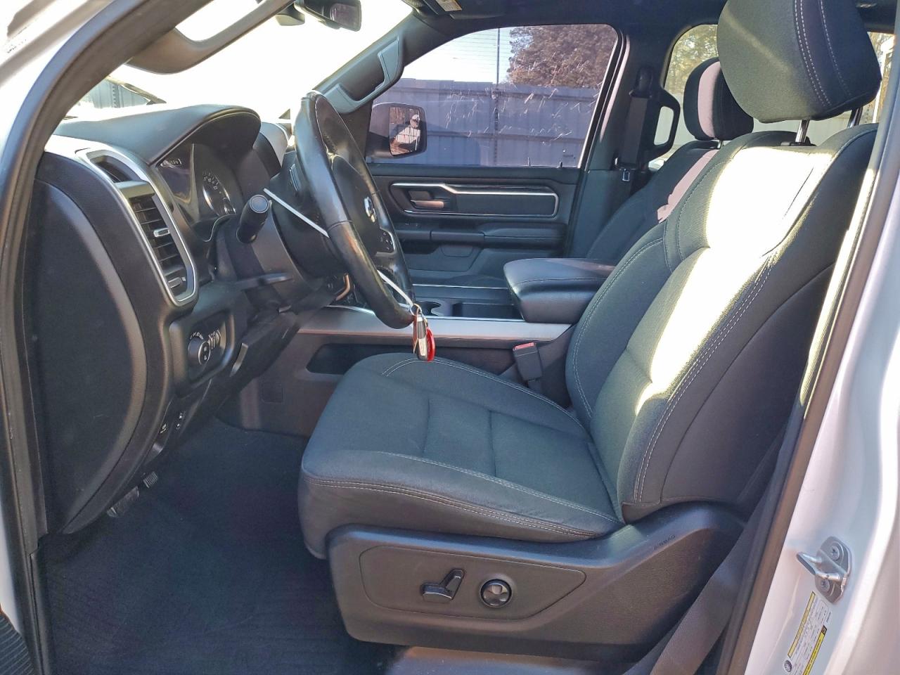 2019 RAM 1500 BIG HORN/LONE STAR photo 19