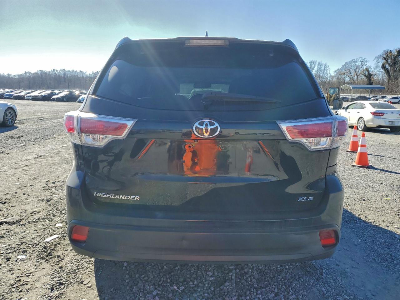 2016 TOYOTA HIGHLANDER XLE photo 16