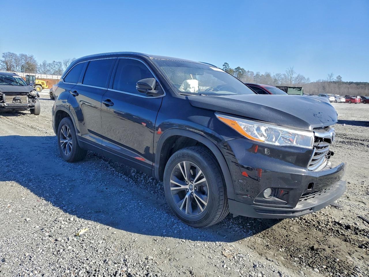 2016 TOYOTA HIGHLANDER XLE photo 10