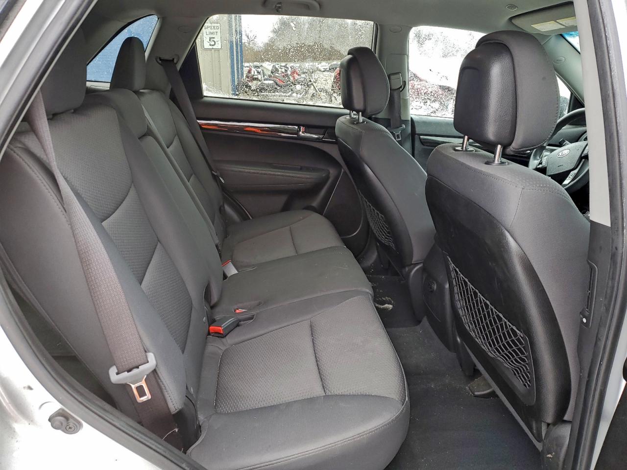 2012 KIA SORENTO BASE photo 11