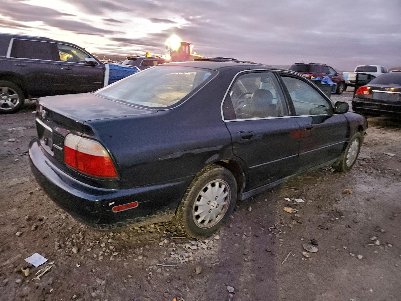1996 HONDA ACCORD EX photo 3