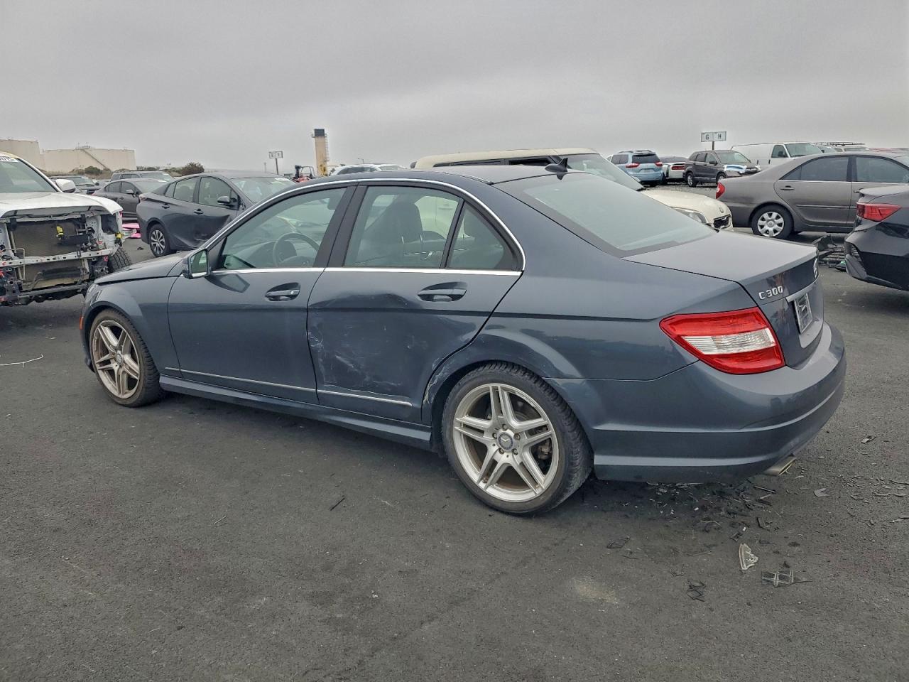 2011 MERCEDES-BENZ C 300 photo 2