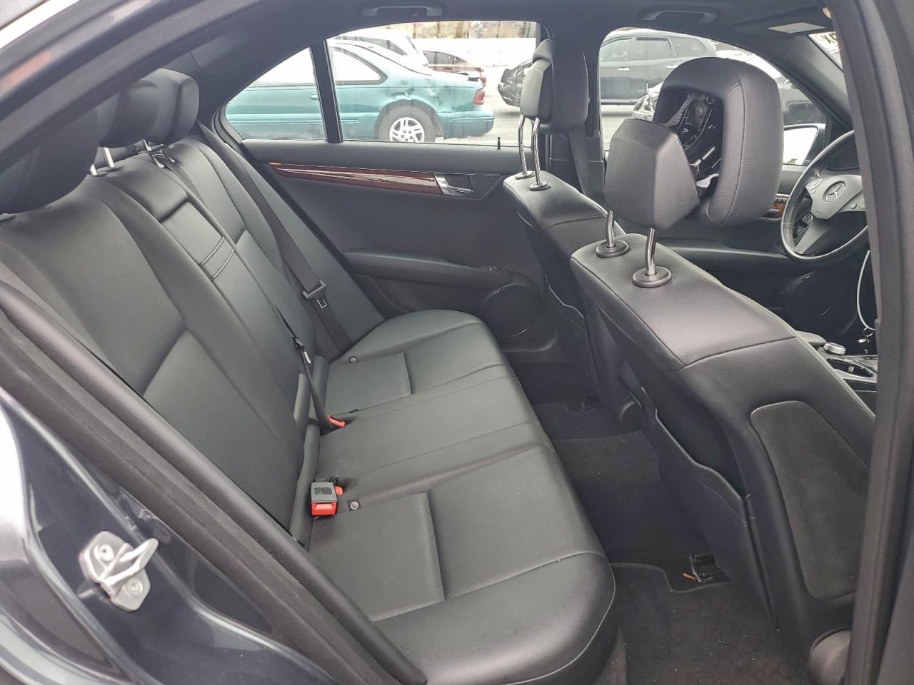 2011 MERCEDES-BENZ C 300 photo 10