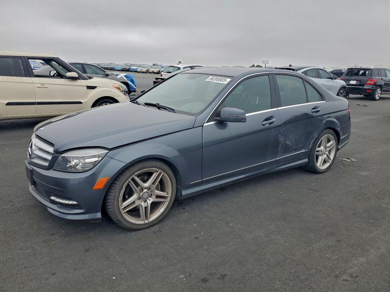 2011 MERCEDES-BENZ C