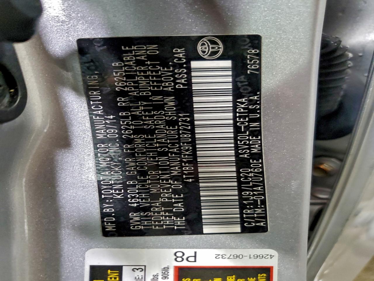 2015 TOYOTA CAMRY LE photo 12
