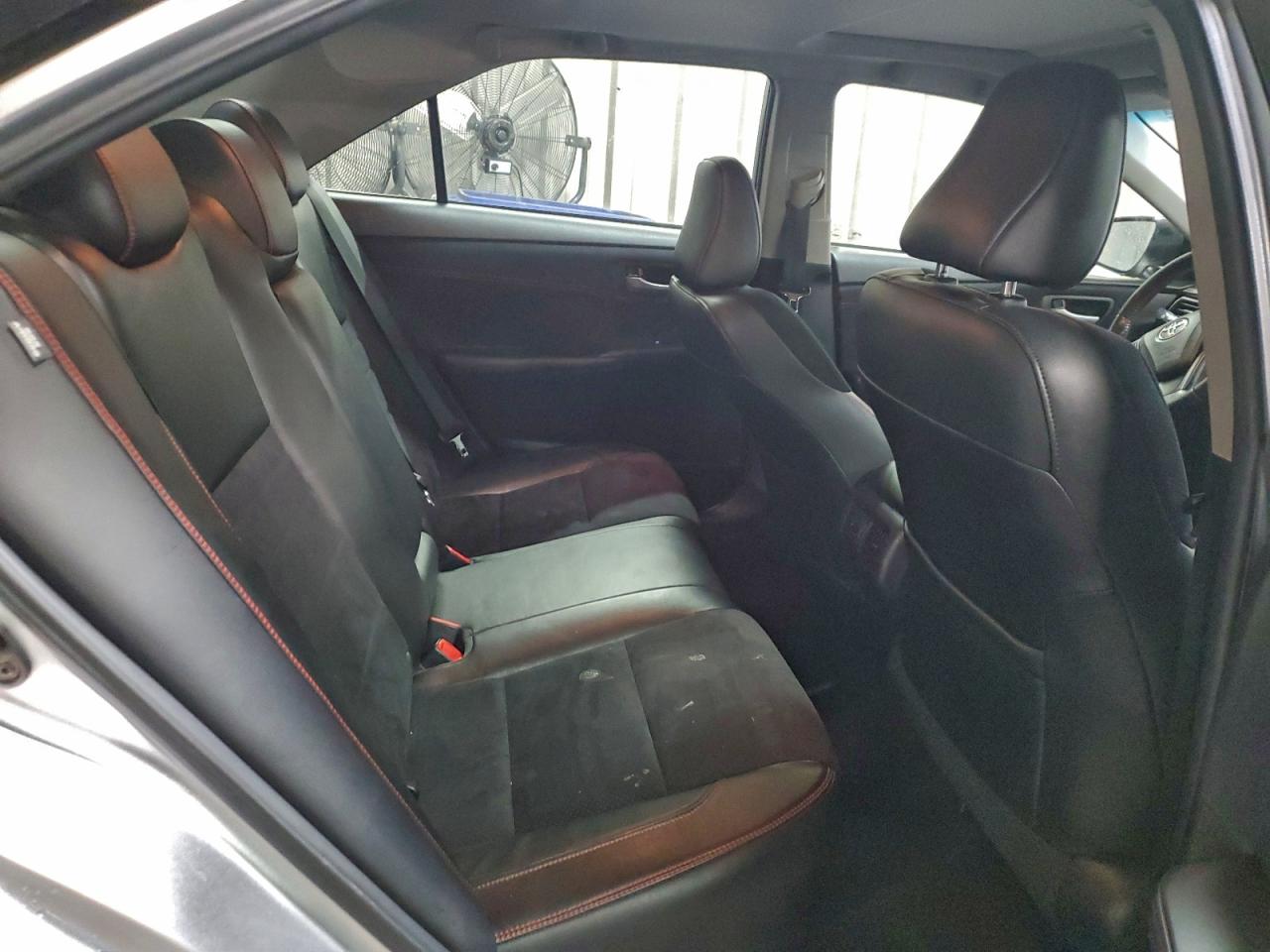 2015 TOYOTA CAMRY LE photo 10