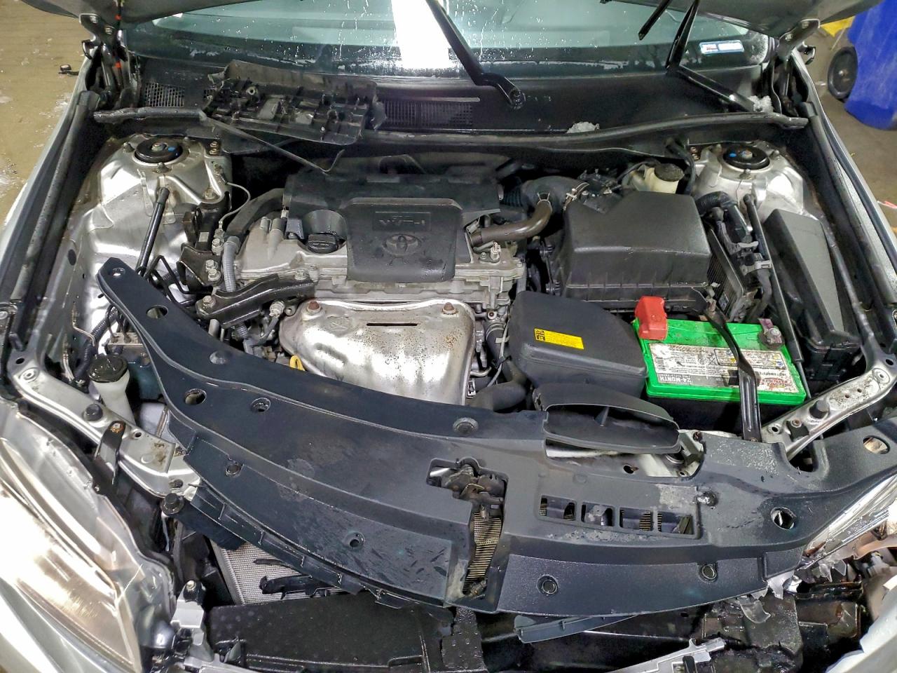 2015 TOYOTA CAMRY LE photo 11