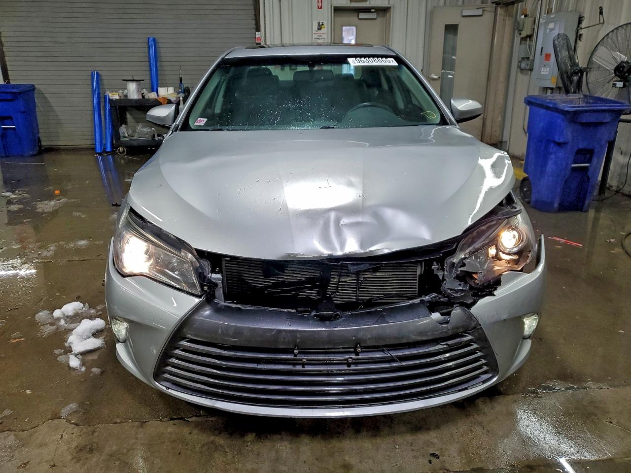 2015 TOYOTA CAMRY LE photo 5