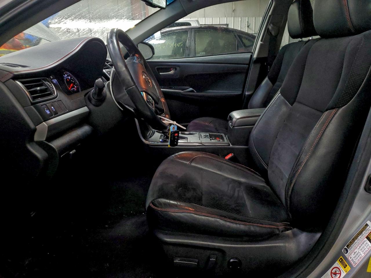 2015 TOYOTA CAMRY LE photo 7