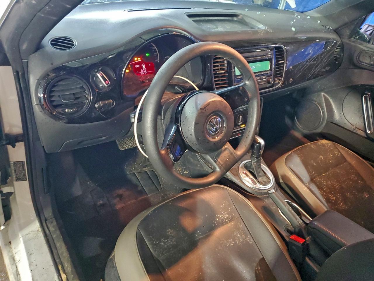 2015 VOLKSWAGEN BEETLE 1.8T photo 15