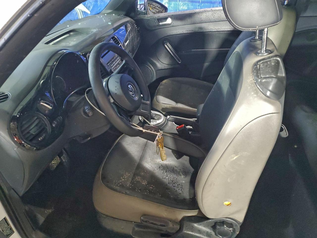 2015 VOLKSWAGEN BEETLE 1.8T photo 13