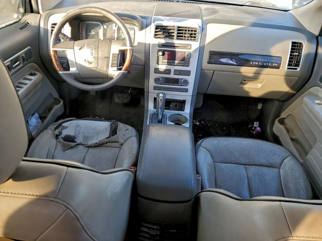 2010 LINCOLN TOWNHOUSE MKX photo 22