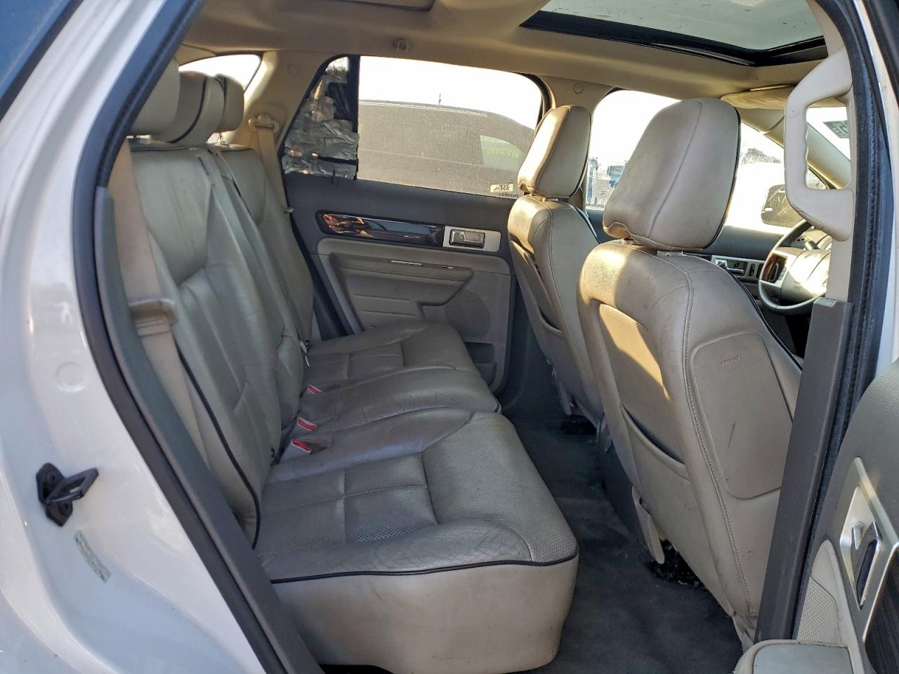 2010 LINCOLN TOWNHOUSE MKX photo 31