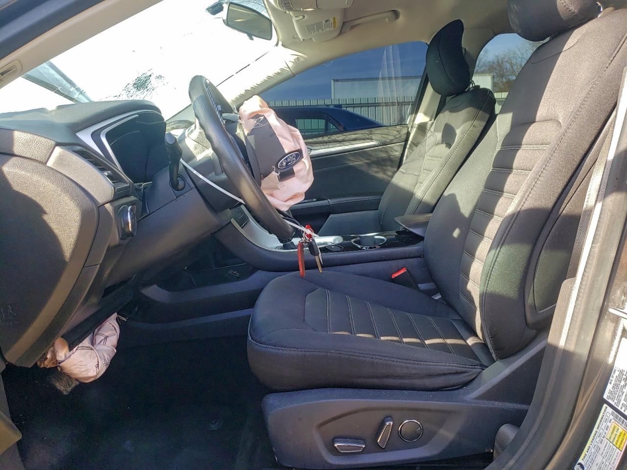 2015 FORD FUSION SE photo 19