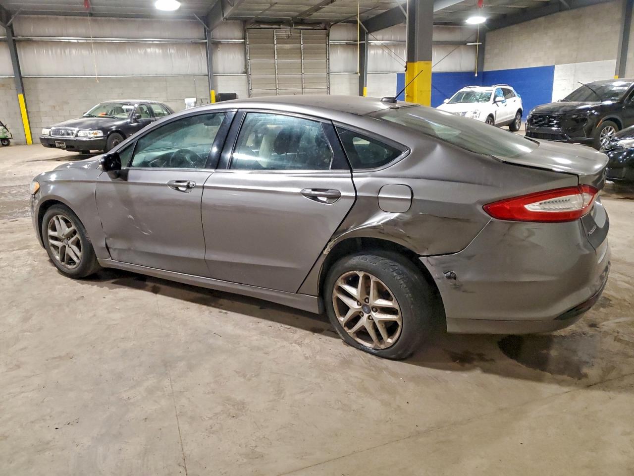 2013 FORD FUSION SE photo 2
