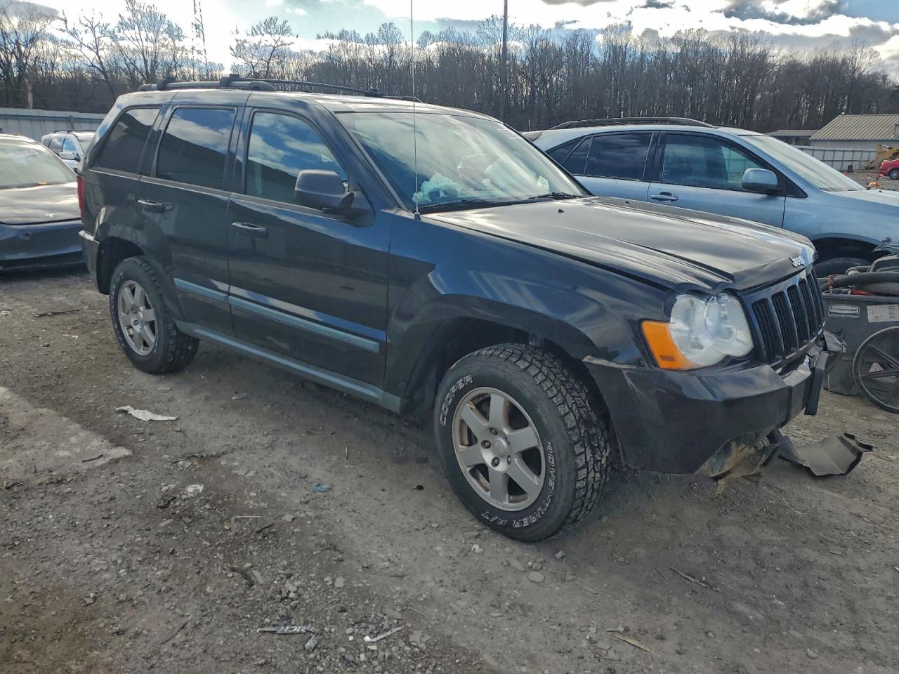 2009 JEEP GRAND CHEROKEE LAREDO photo 4