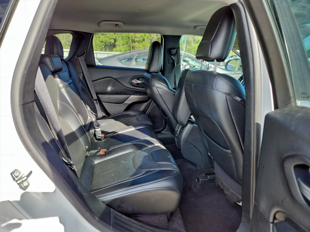 2019 JEEP CHEROKEE LIMITED photo 11